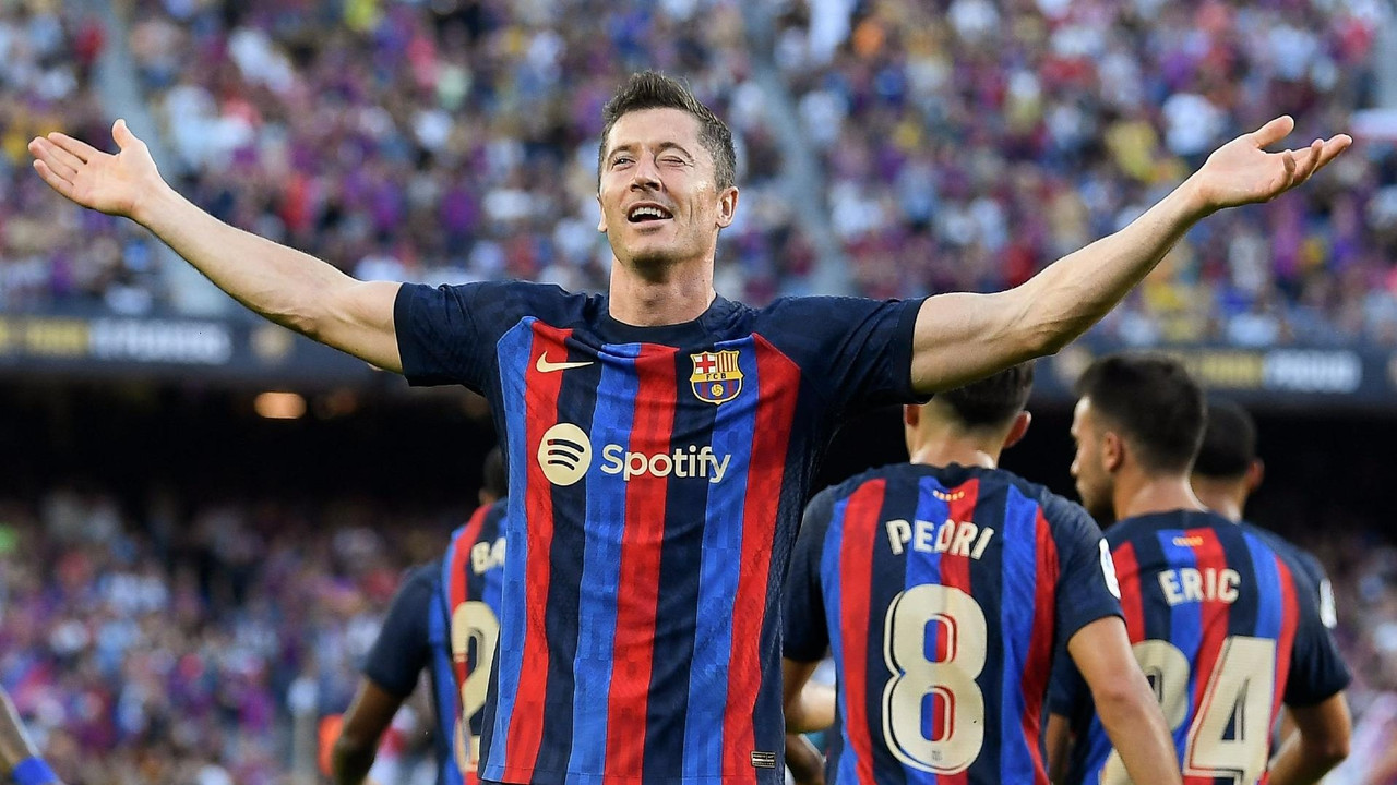 Lewandowski marca doblete en goleada del Barcelona sobre el Valladolid