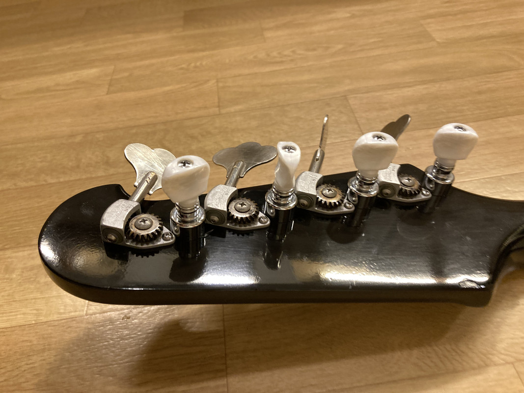 E5FF8BEE-390B-4776-9233-FB7654340B4F