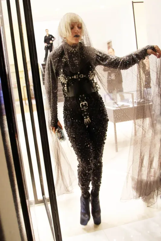 12-3-10-Leaving-a-Chanel-Store-in-Milan-