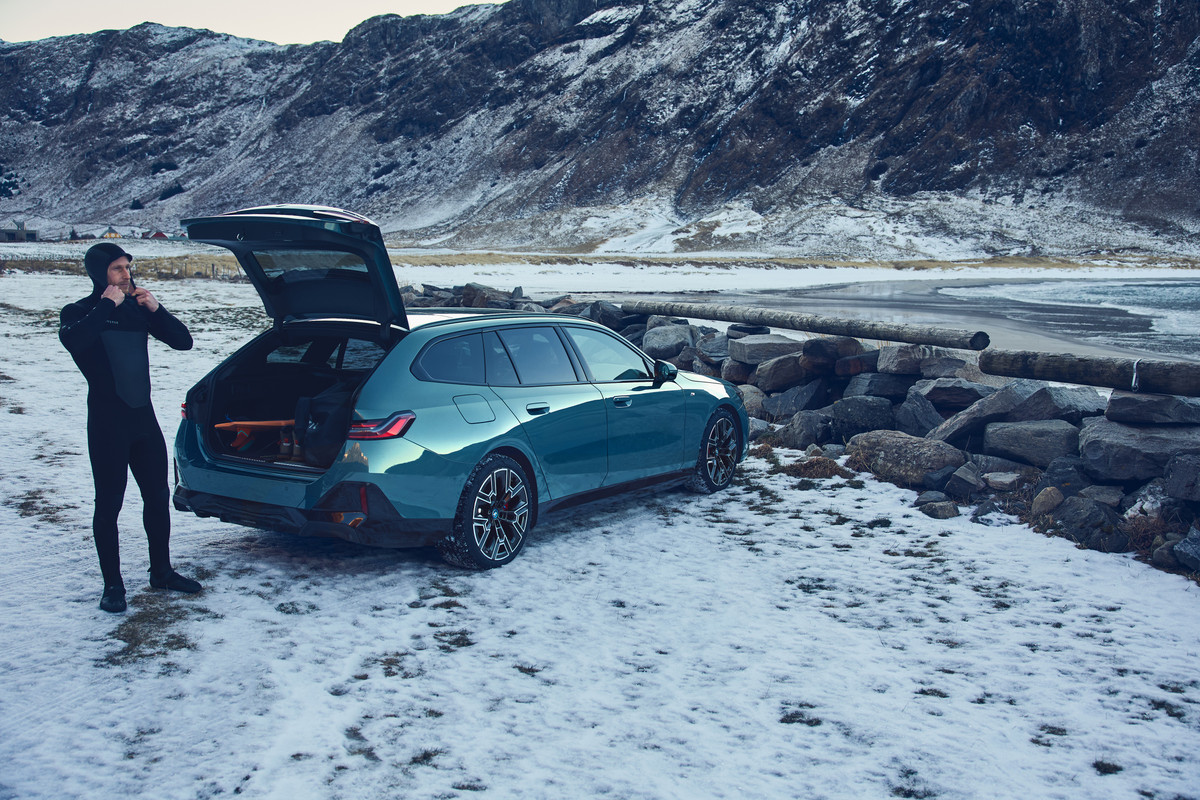 P90537335_highRes_the-new-bmw-i5-edriv