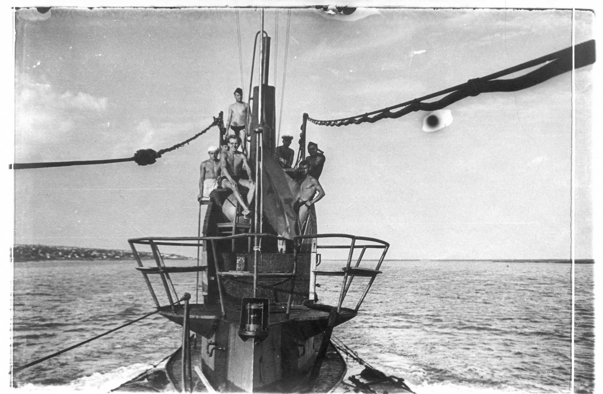 Щ-207 идёт по Волге на разборку в Астрахани, июль 1957г.