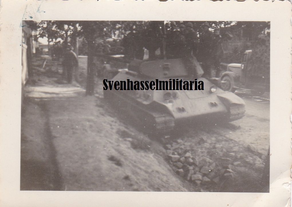 1914. Т-34 8 ТД 4 МК. Подбит в г. Магеров. 25 июня 1941 г.