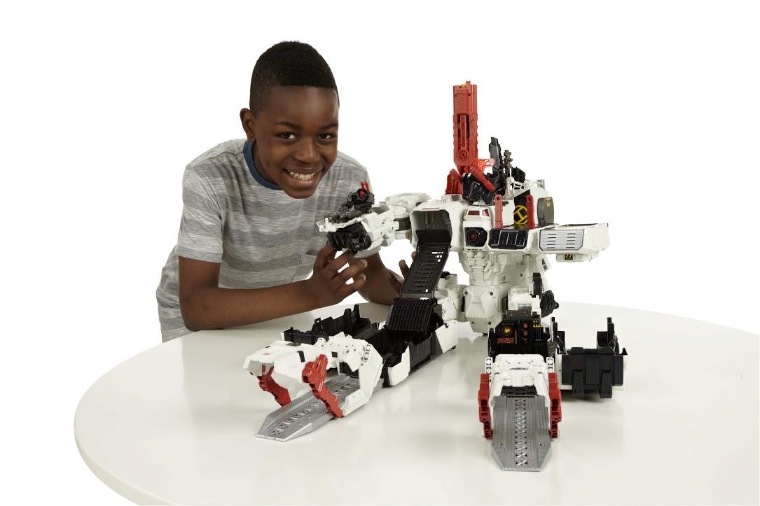 A24110000_DAD_Transformers_Metroplex_010_1368125