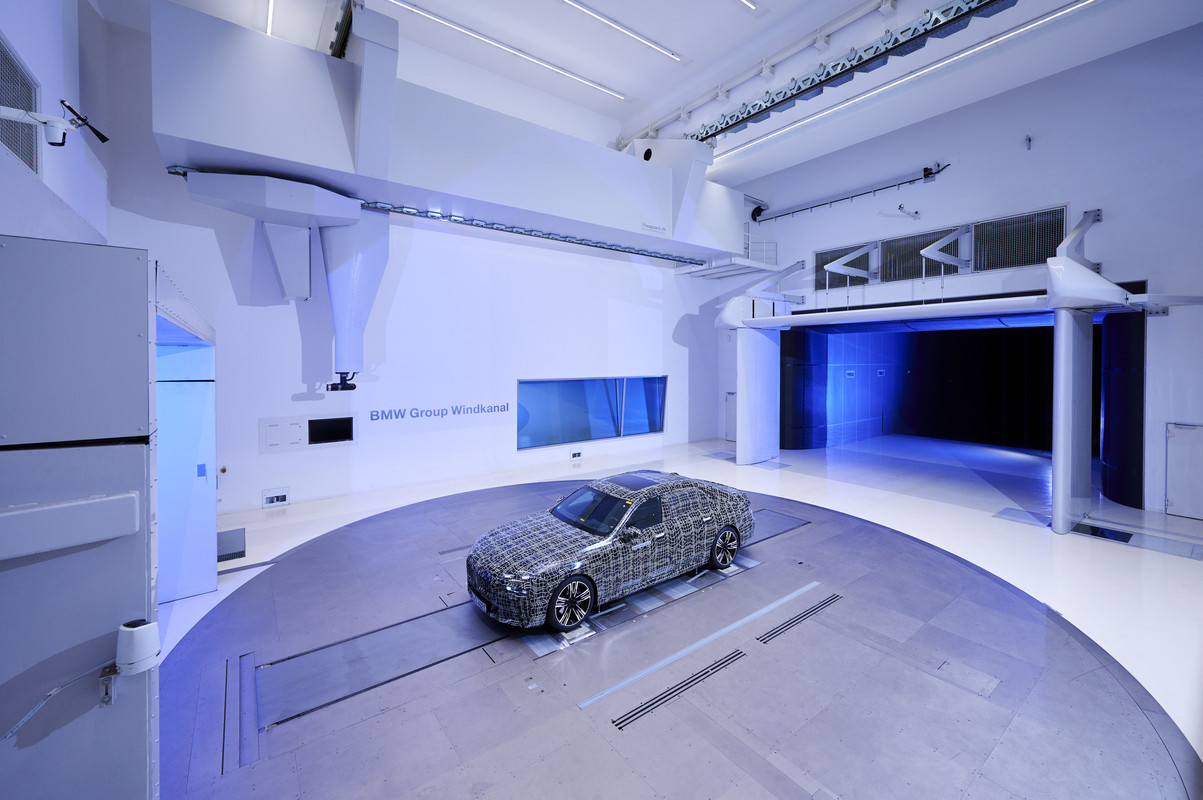P90450171_highRes_the-first-ever-bmw-i