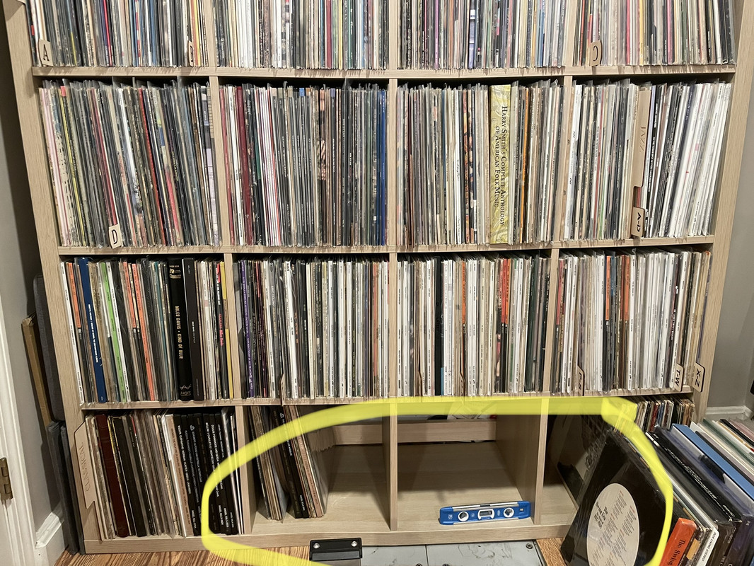 IKEA kallax 4x4 is bending in the middle, bottom Steve Hoffman Music