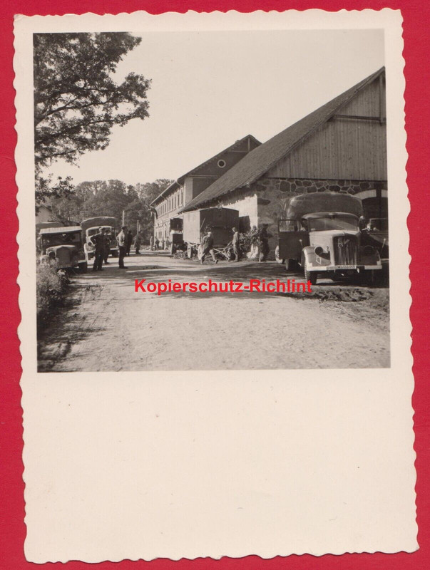 Wehrmacht Lettland in Zaube  Jürgensburg Lastwagen LKW Anhänger PKW