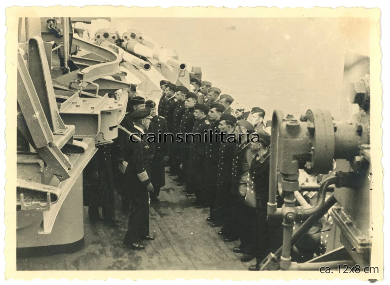 Orig Foto Admiral Lütjens auf Kreuzer Prinz Eugen Schiff GOTENHAFEN Polen 1941 (2)