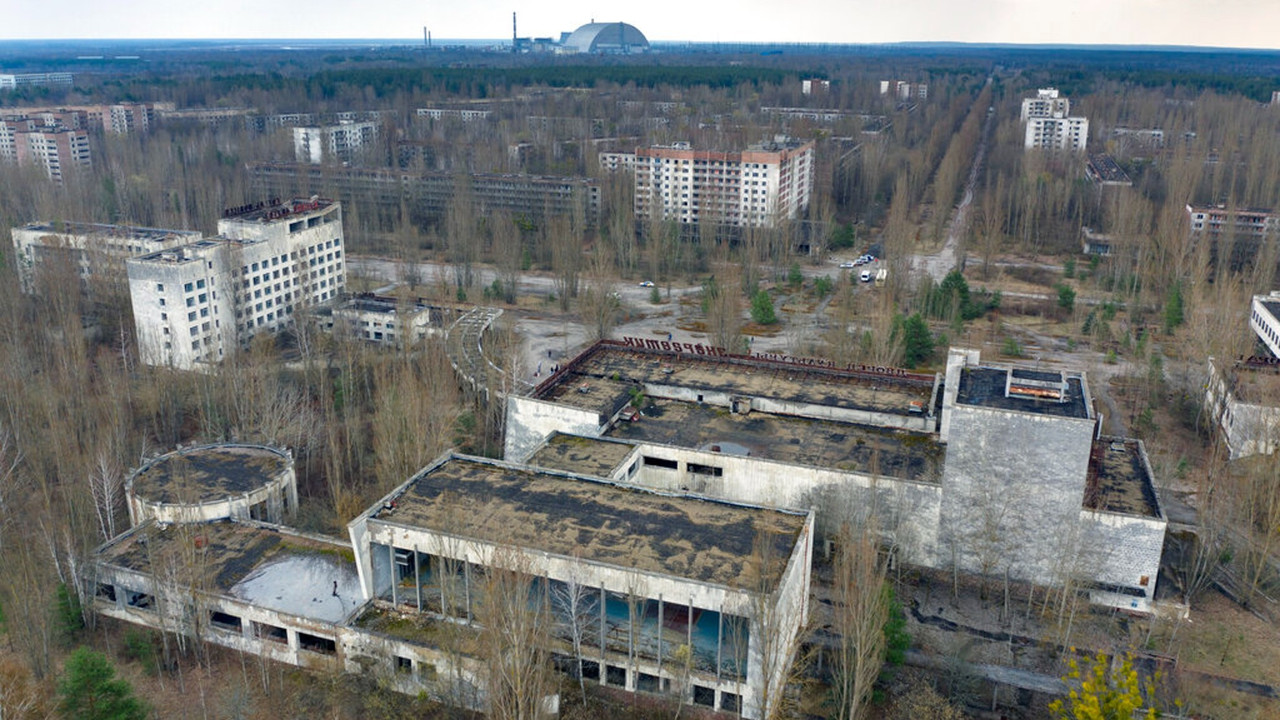 Ucrania controló incendio en central nuclear de Enerhodar