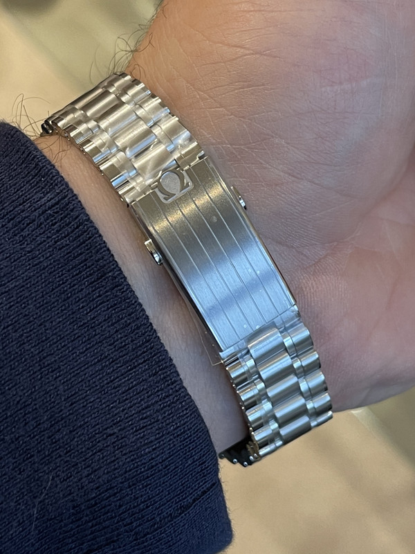 DF2B6369-2A73-432E-BC62-7F2954D70208