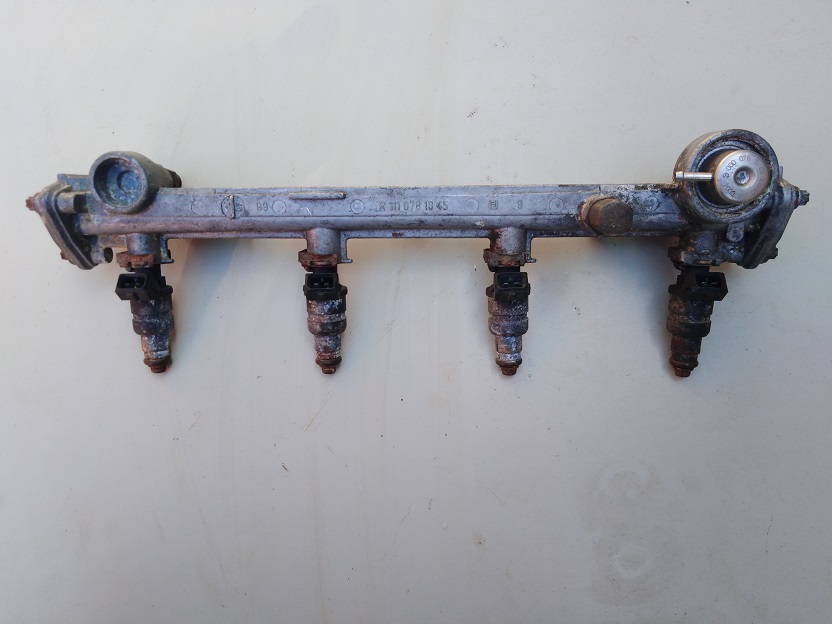 1110781045 Рампа топливная Benz