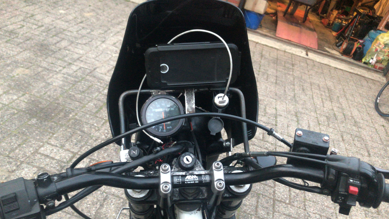 A7EBBCCD-A12E-4A6A-9B00-36ADC0BE12B4