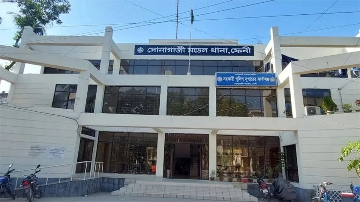 মাইক্রোবাসে এসে ২ মিনিটের মিছিল, নিষিদ্ধ ছাত্রলীগ কর্মী গ্রেফতার
