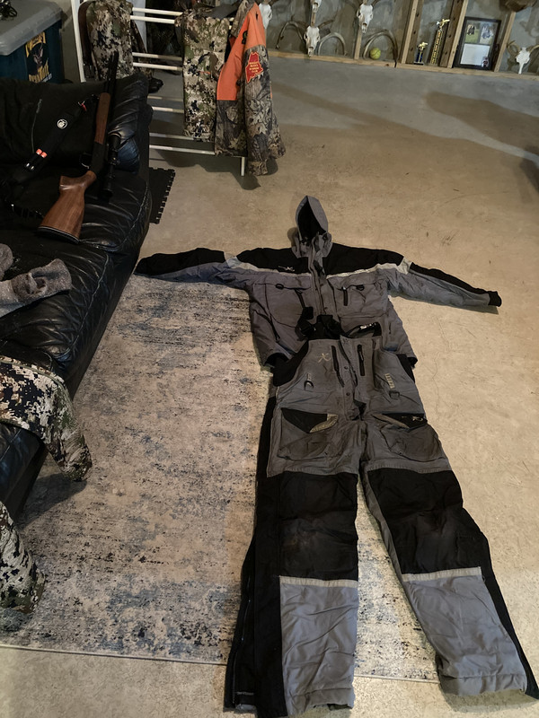 C00640DB-57A7-4D4C-9A24-06A506A3E08E