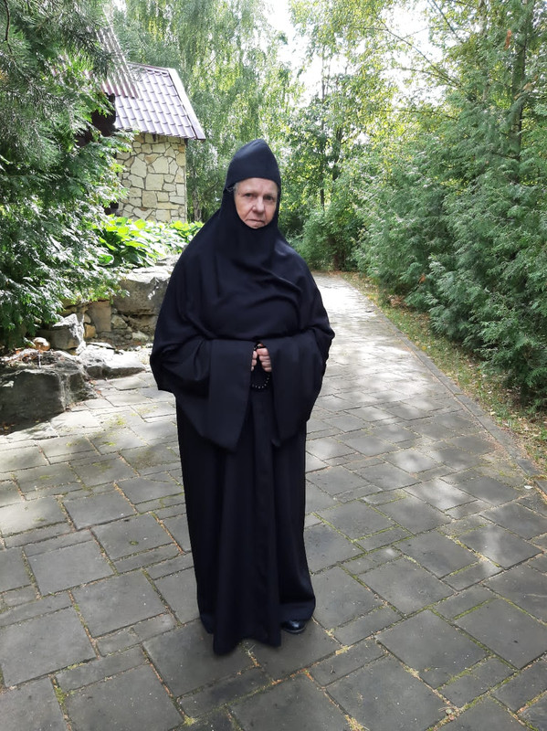 Монахиня 1