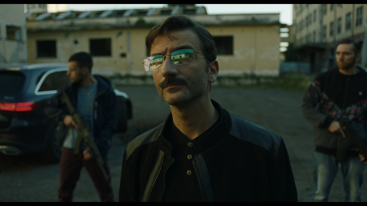 Gomorra.S05E01.Episodio.1.1080p.HMAX.WEB-DL.DD5.1.H.264-MeM.GP.mkv_snapshot_35.04_[2021.11.23_18.00.