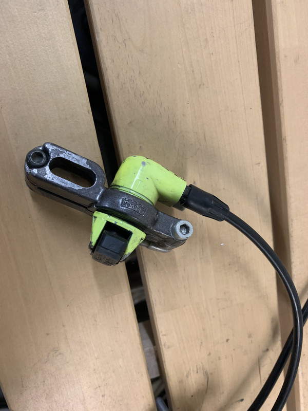 8E524F8B-AF95-4142-8342-C779A01E823F