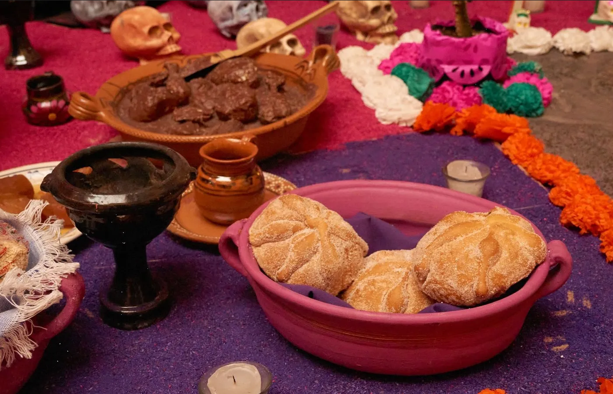 ¿Los alimentos de la ofrenda de Día de Muertos se pueden comer?