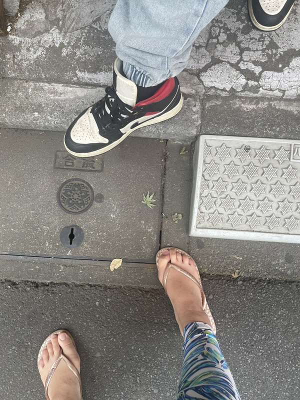 今日の目標は5万！！小さい幸せを見つけて歩く大人達平和やぁいや…葉っぱなにがしたかったん笑私は案外浮 (2)