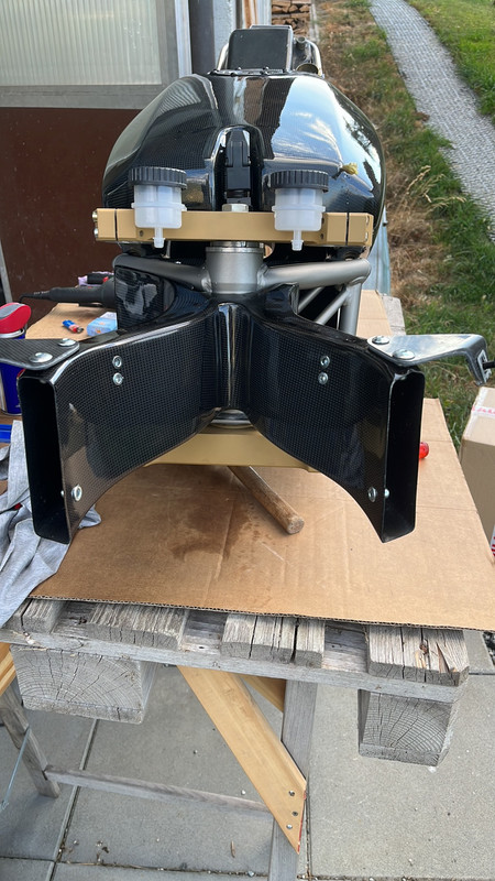 06991BD0-D256-409D-A8A8-765C4C020751