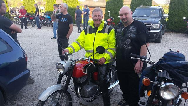 31206524_417956728629234_7065117714683002880_n