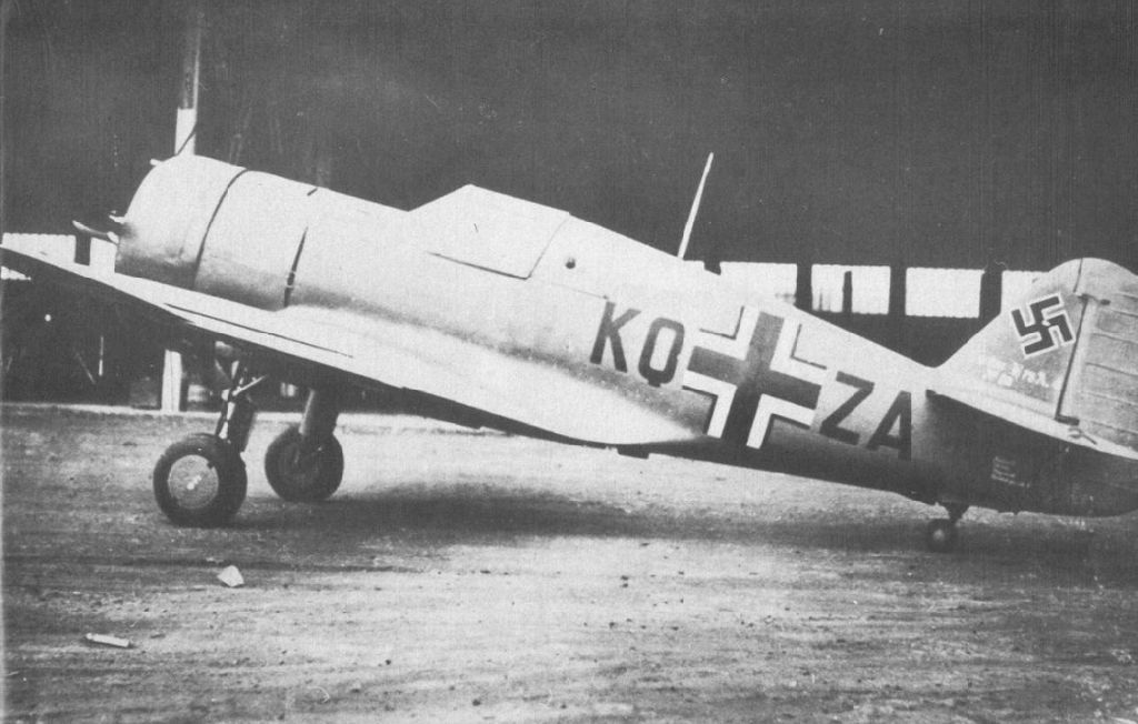 Avions francais captures par les allemands Curtiss-H75-Hawk-Alemania-001