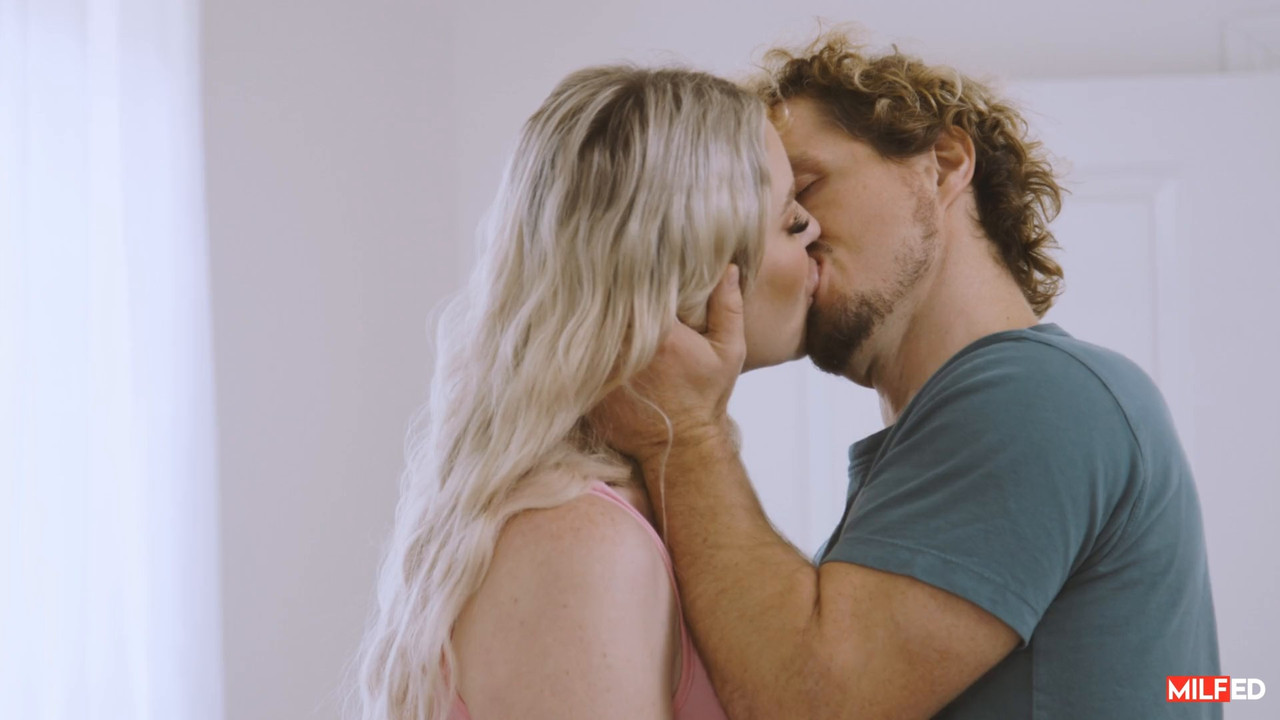 Jenna Starr - Teach Me Mommy - MILFED.mp4.0002