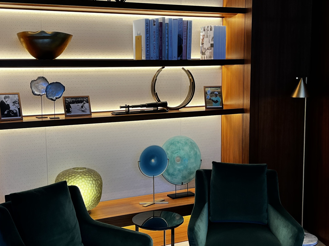 F32CCDD6-9630-490E-BD55-720403E375A7