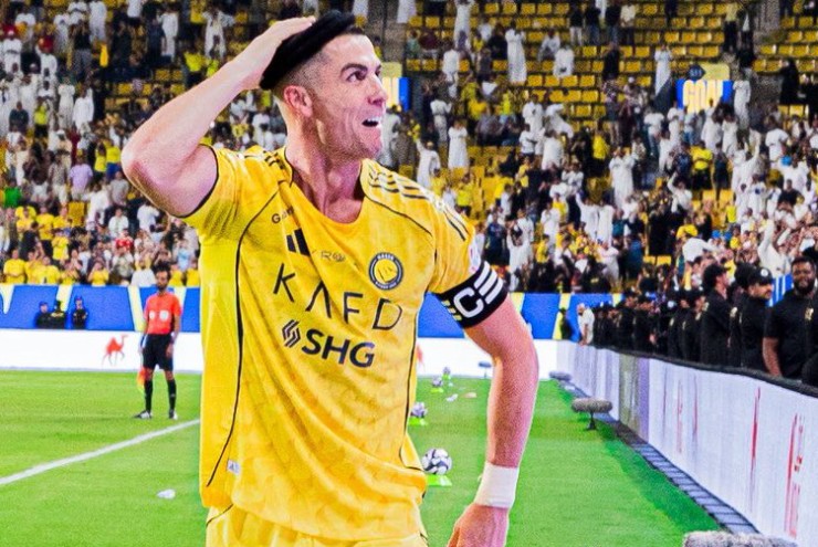 Bố con Ronaldo rủ nhau ghi bàn cùng một ngày, xứng danh “Hổ phụ sinh hổ tử”