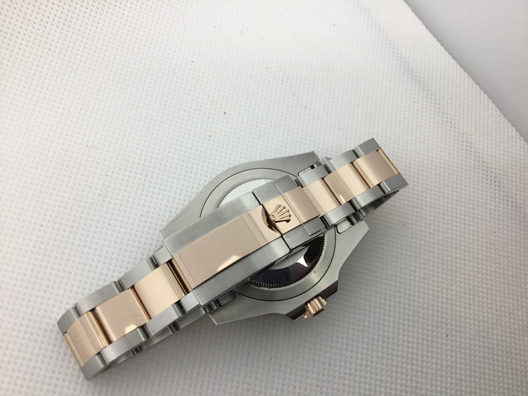 9BB1D4EE-C673-488D-BC79-5A9AD84E551F