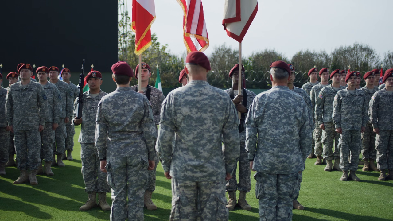 We.Are.Who.We.Are.S01E01.1080p.WEBRip.x265-KONTRAST-009