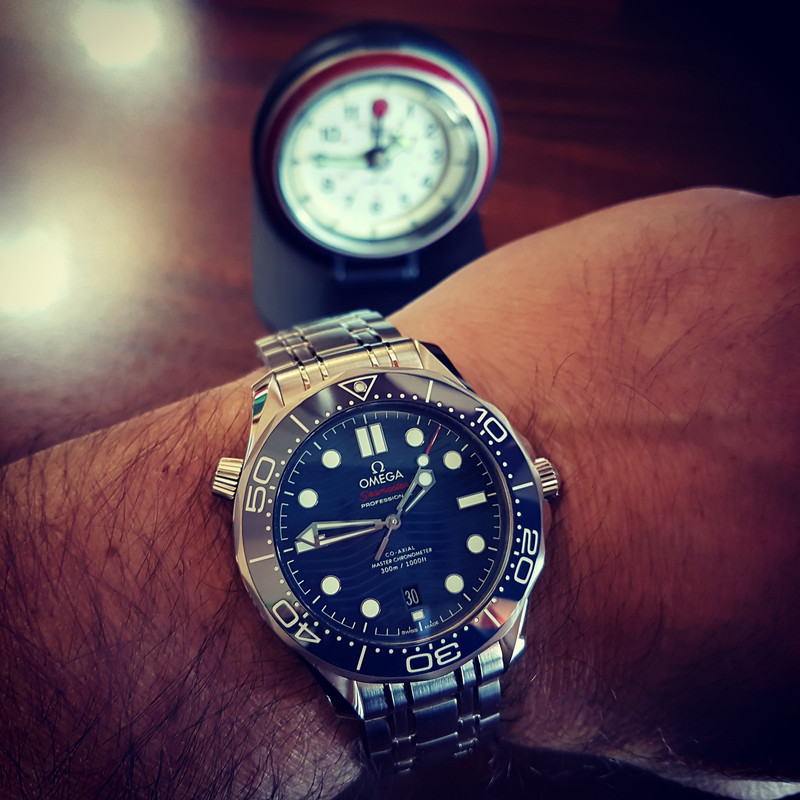 Ω Seamaster Professional Diver 300M Co-Axial Master Chronometer 42mm Cal. 8800 Blue (1)