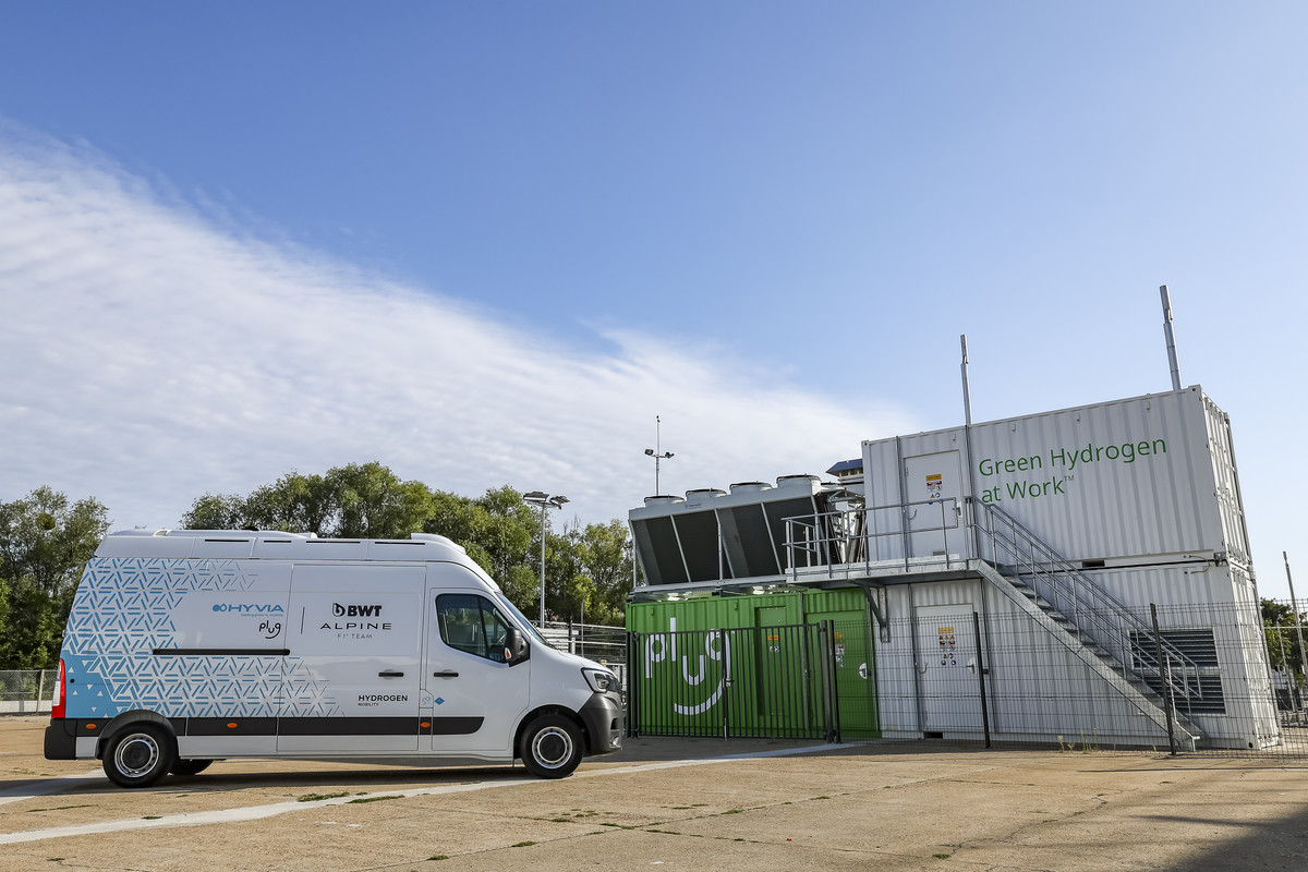 HYVIA_-_Renault_Master_VAN_H2-TECH_Roadtrip_France_Pays-Bas_3