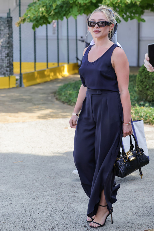 Florence Pugh Pokies Black Venice224