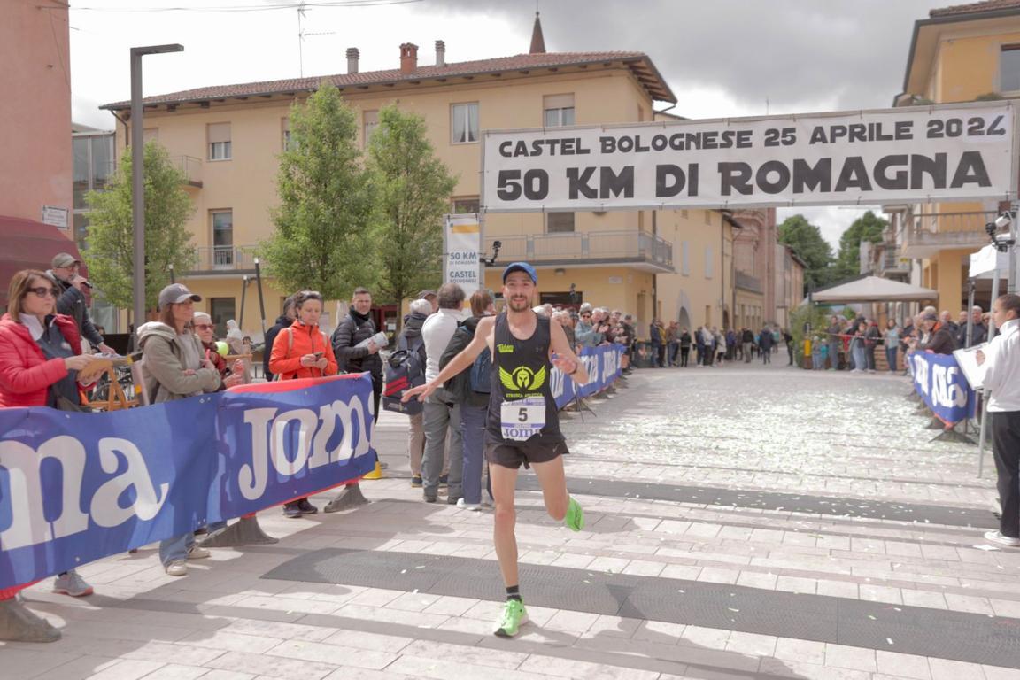 50km: Intervista a Luca Parisi (quarto assoluto e primo italiano) taglia il traguardo in 4° posizione 2h55’50”