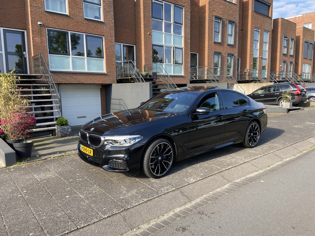 F32185AF-0A0F-4D86-948D-4DEAE7C9D9F4