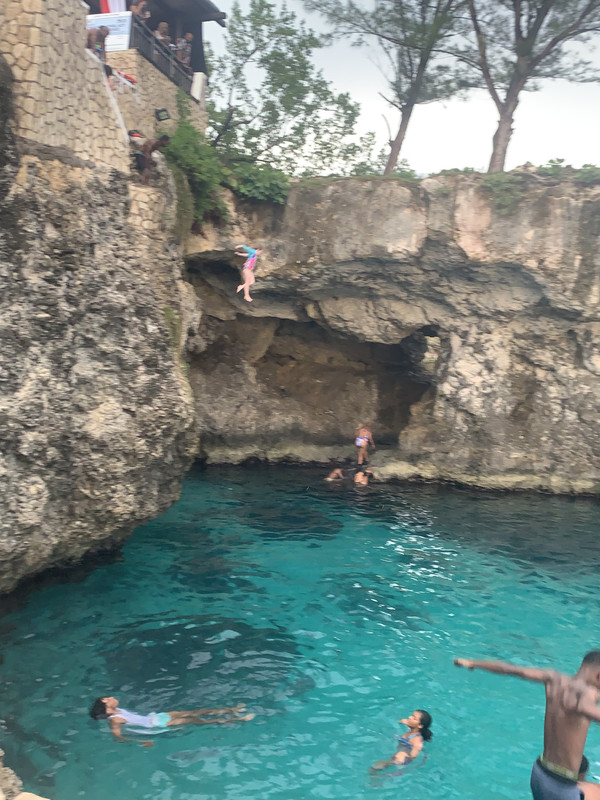 7E235DD7-3DFA-475A-A950-537832103C3E