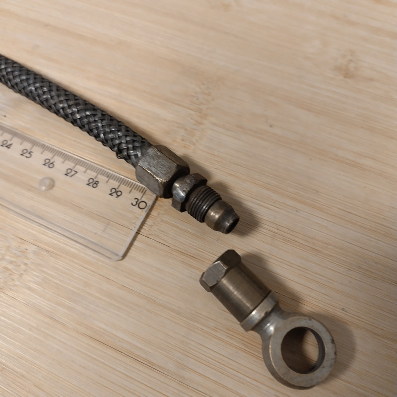 Flexible d'essence, banjo