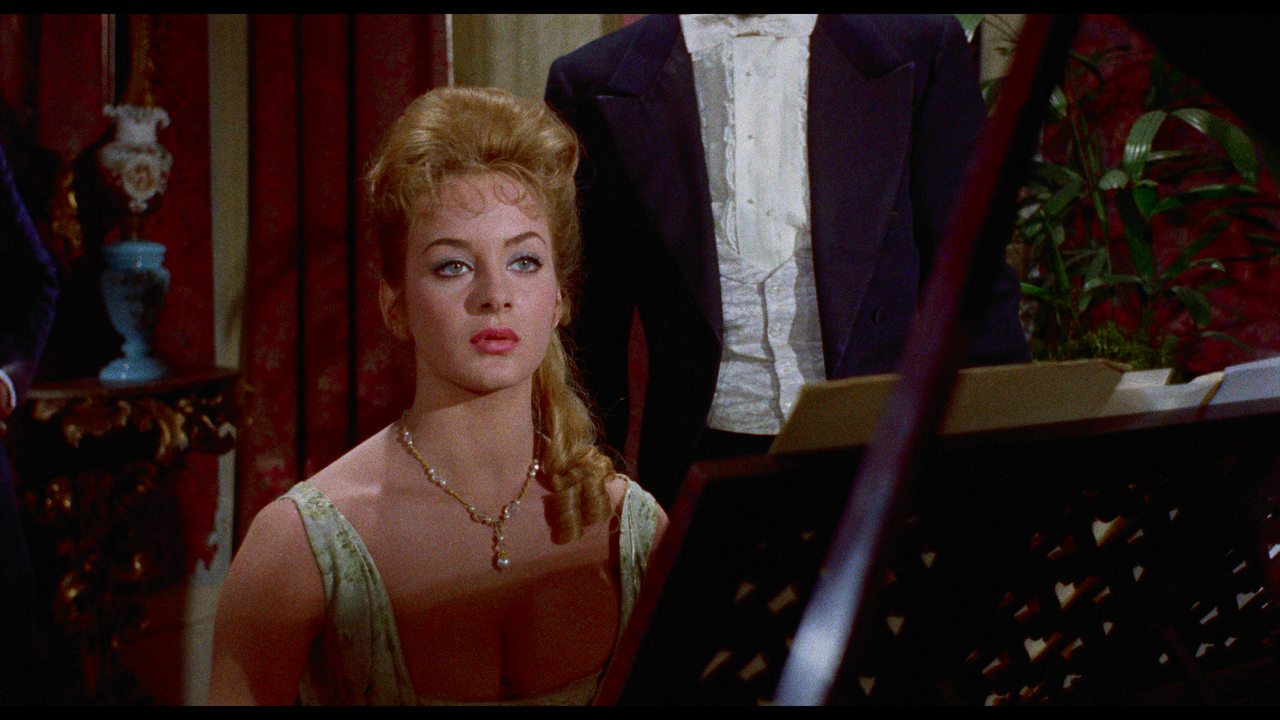 mpv-shot_The.Horrible.Dr.Hichcock.1962.2160p.UHD.BDREMUX.HDR.HEVC-Нечипорук_00_07_45_0003