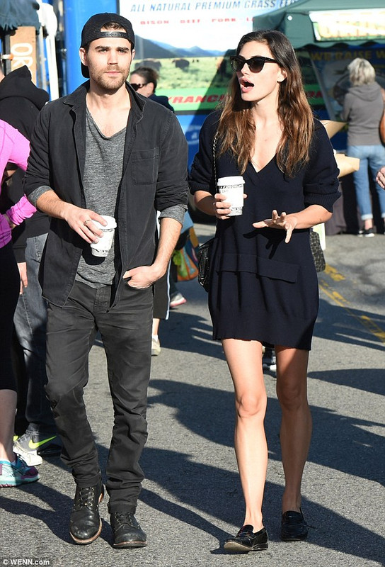    Paul Wesley con hermoso, Novia  