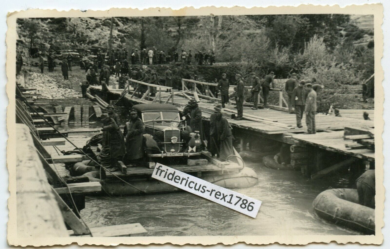 Foto 3 Gebirgsjäger Truppe beim luxuriöser Pkw Kübel Mercedes Benz Kennung1