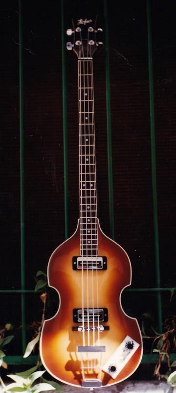 Hofner - Karl Höfner GmbH. -  Un icono del siglo XX. Bajo 500/1  500-1-1989