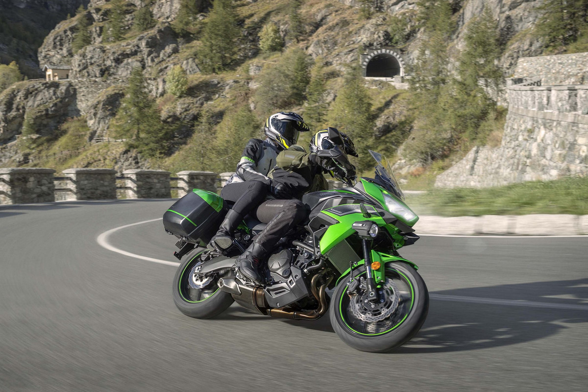 2022-Kawasaki-Versys-650-04-scaled.jpg