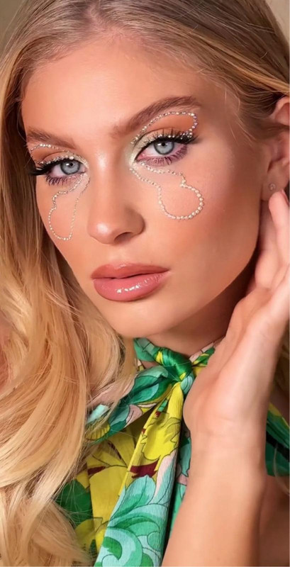 7AF42552-15D7-4435-9CB0-4A210FE18337