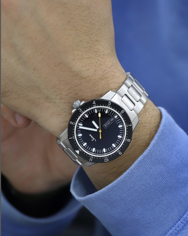 E92AA843-7E19-46BC-A2C4-B006095AFBFD