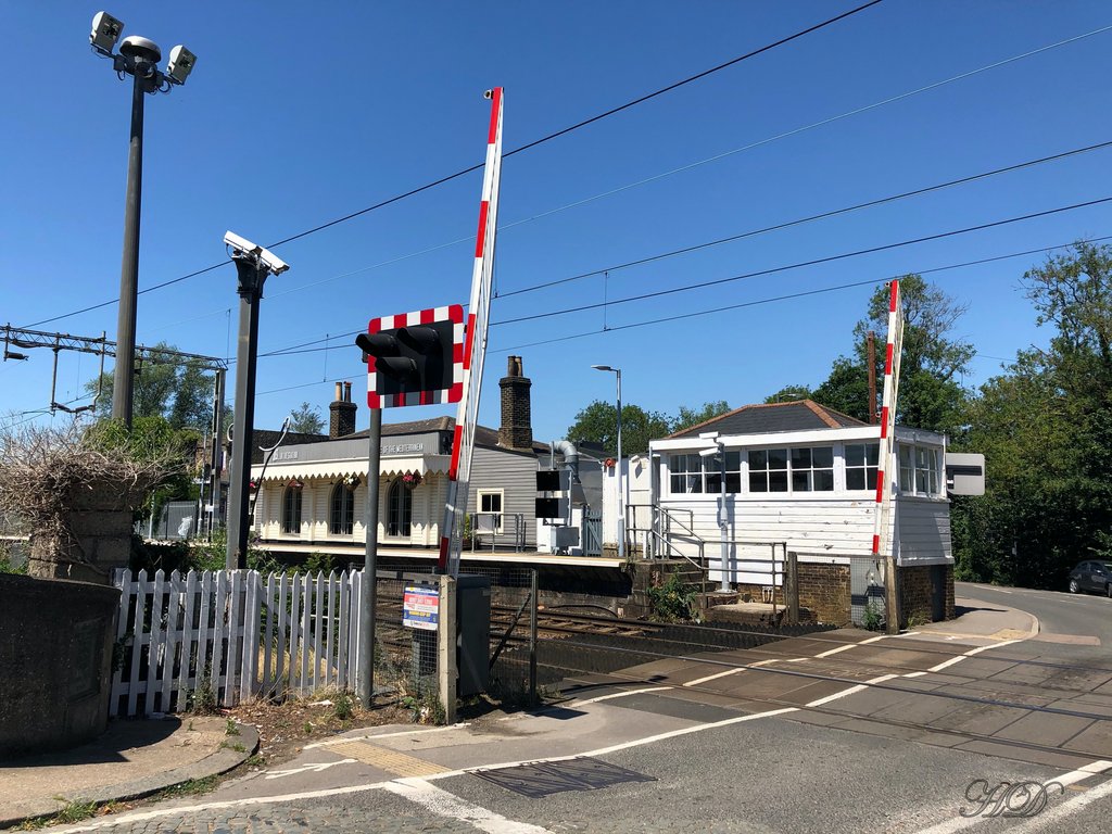 roydon-railway-crossing-june-2020-HD.jpg