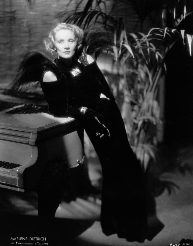 Marlene_Dietrich_b41