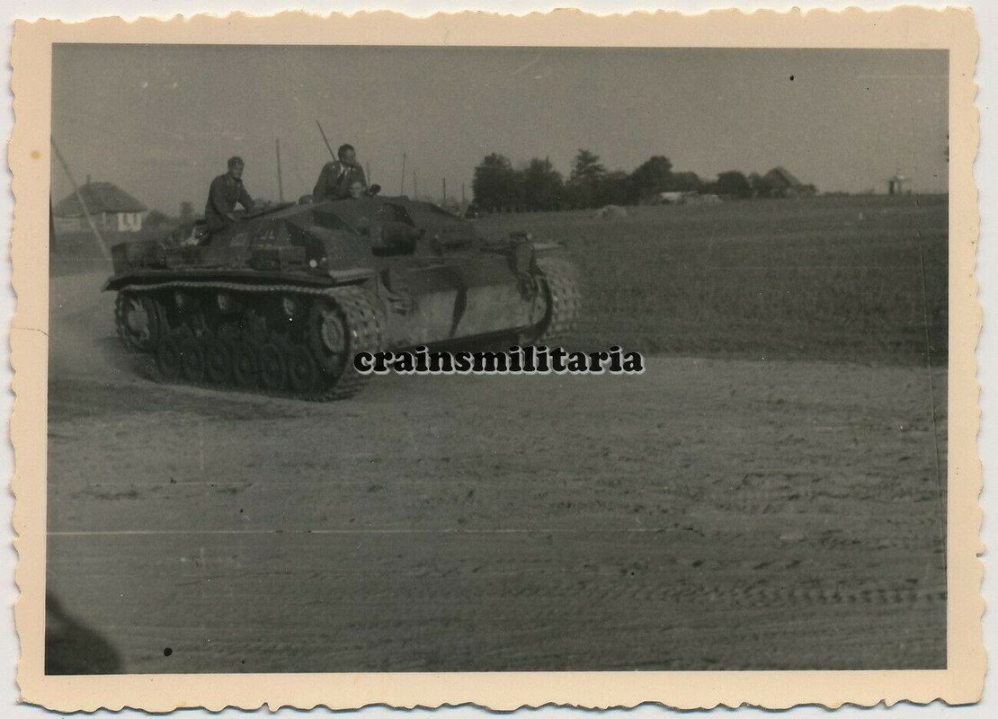 Orig. Foto Vormarsch Sturmgeschütz StuG III Panzer 56.ID in Russ