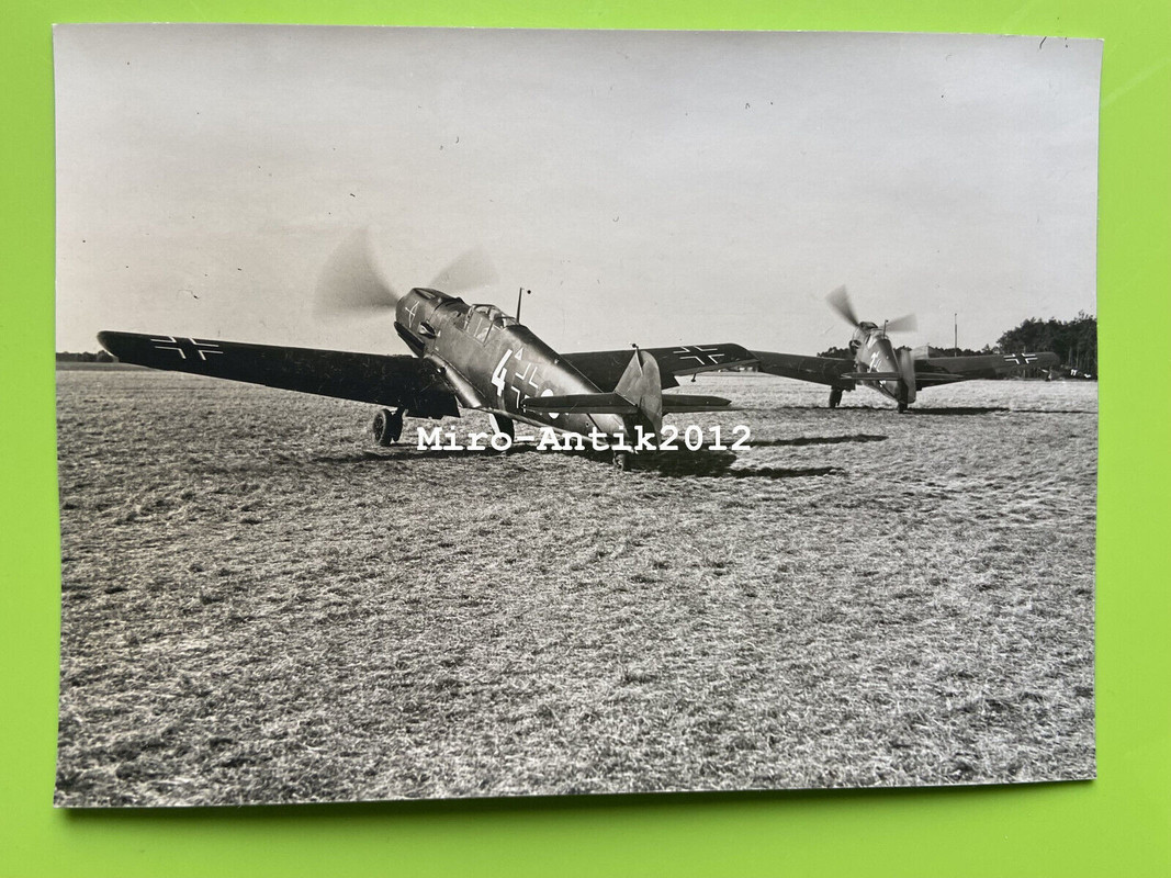Gross Foto, Messerschmitt Bf 109 auf Feldflugplatz (N)50719