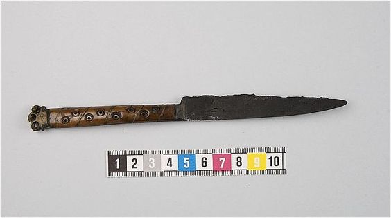 Keskiaikainen veitsi Ruotsi