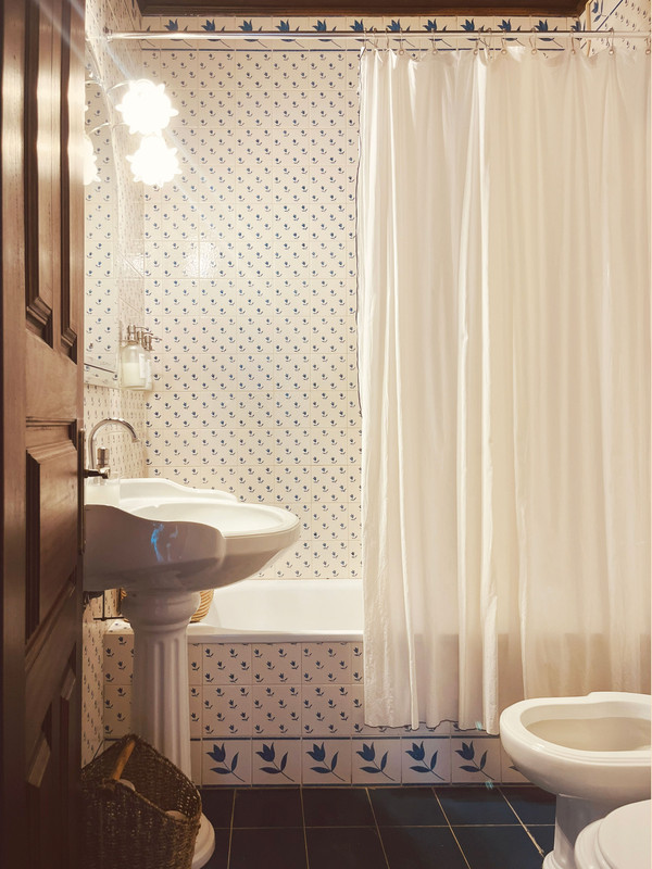 Shared room, shared bathroom